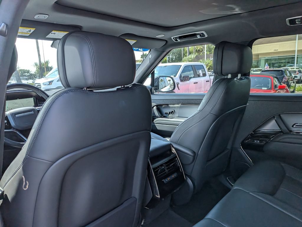 Used 2025 Land Rover Range Rover Sport SE AWD/4WD image 30