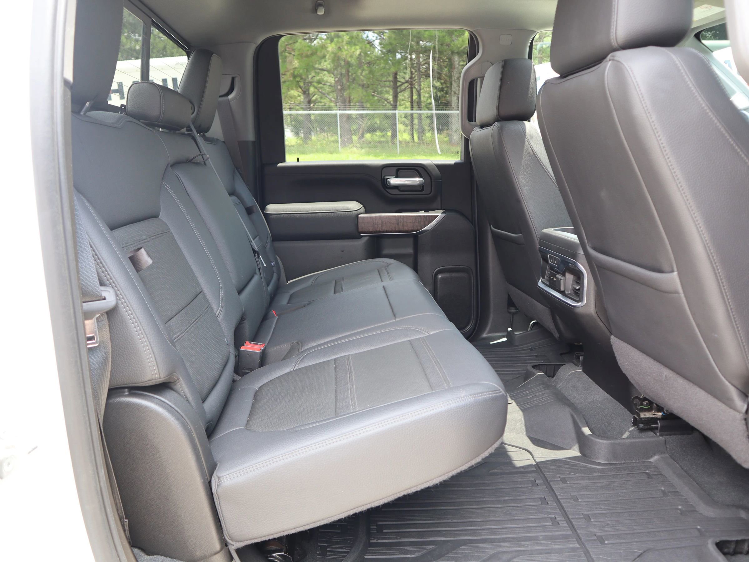 Used 2021 GMC Sierra 2500 Denali w/ Denali Ultimate Package image 14