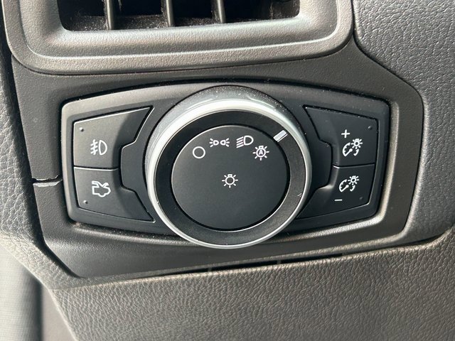 Used 2015 Ford Focus SE w/ Equipment Group 201A image 21