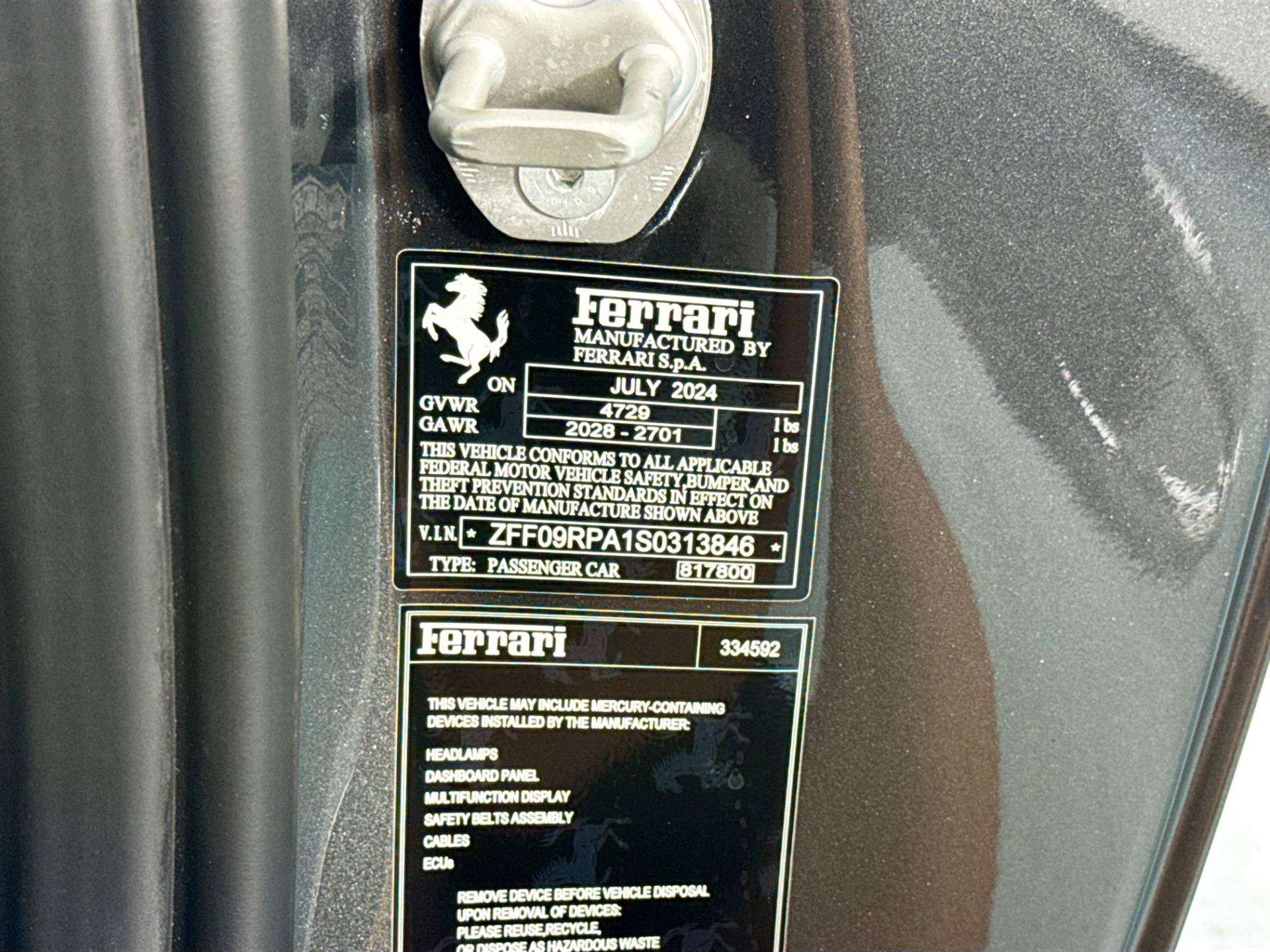 Used 2025 Ferrari Roma Spider RWD image 32