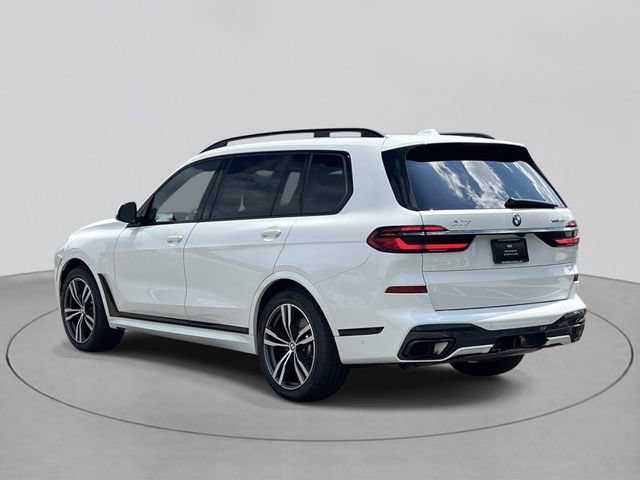 Used 2024 BMW X7 xDrive40i w/ M Sport Package AWD/4WD image 3