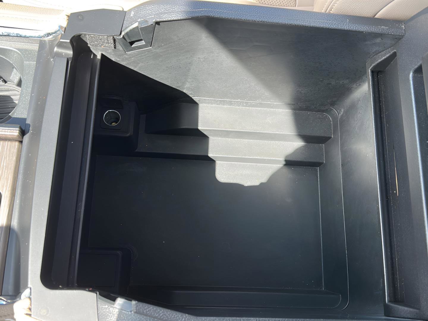 Used 2024 Ford Expedition Limited image 20