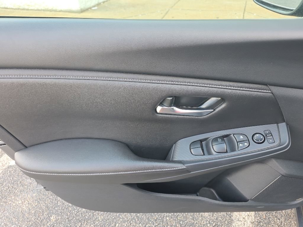 Used 2024 Nissan Sentra SV FWD image 13