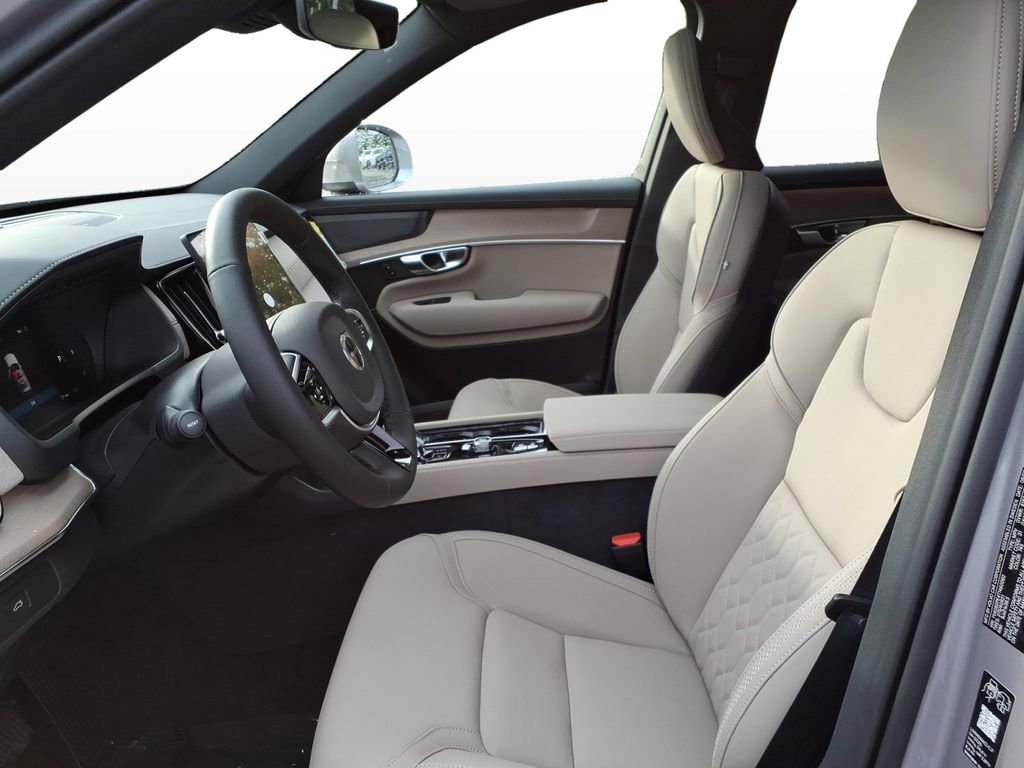 New 2026 Volvo XC90 B6 Plus w/ Protection Package Premier image 13