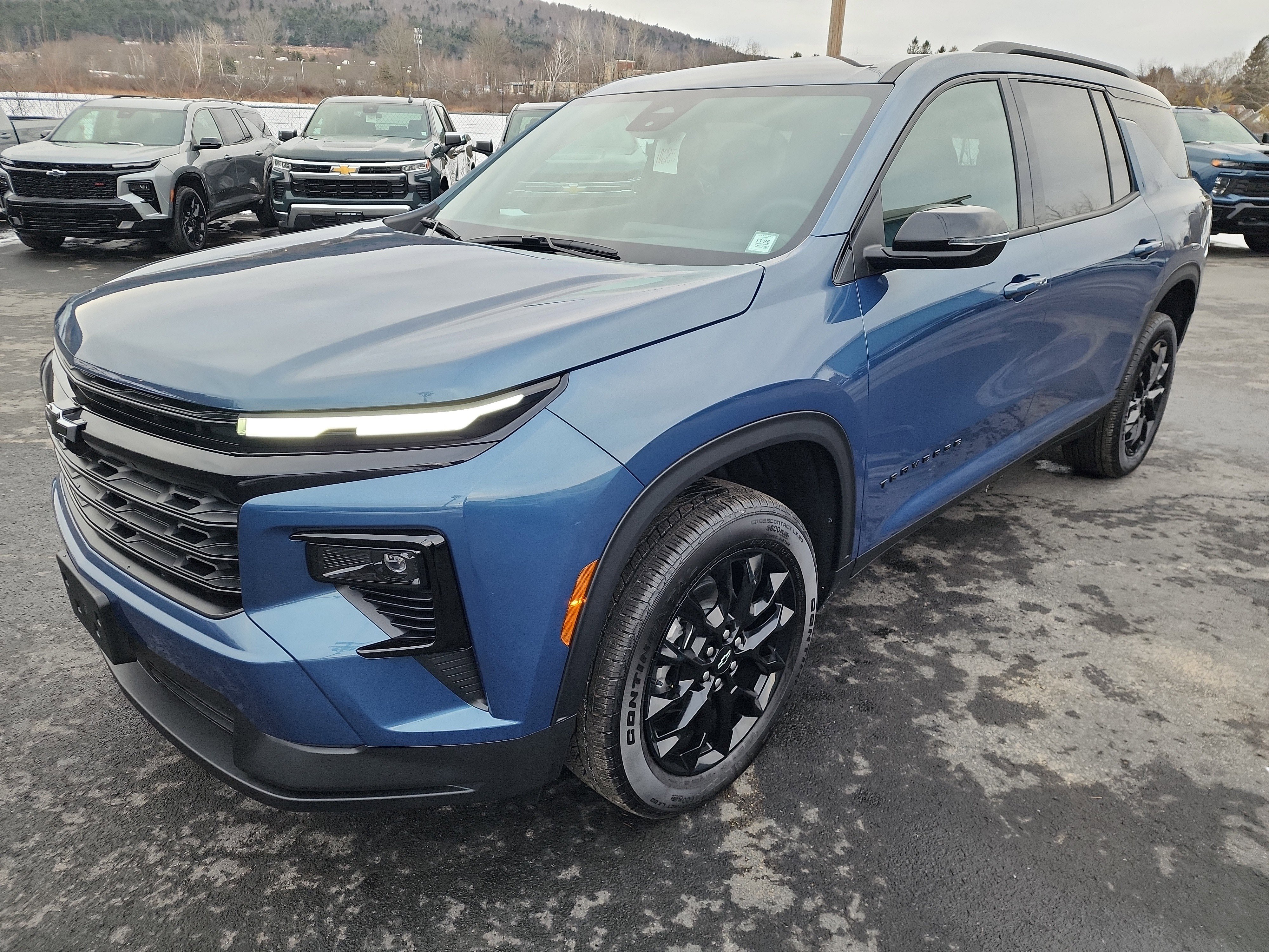 New 2026 Chevrolet Traverse LT w/ Midnight/Sport Edition AWD/4WD image 4