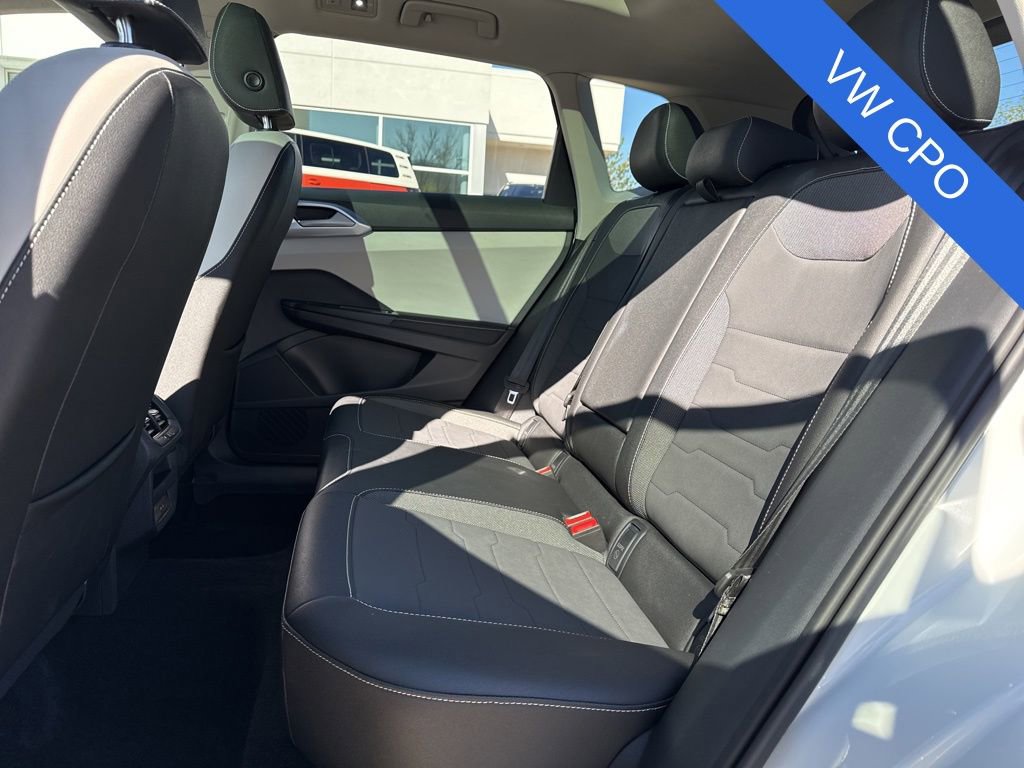 Used 2025 Volkswagen Taos SE AWD/4WD image 25