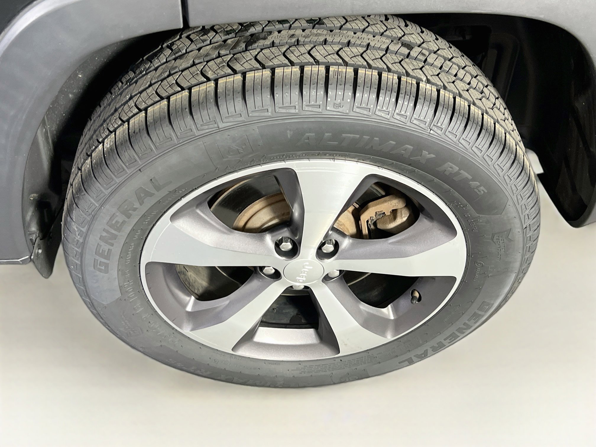 Used 2022 Jeep Cherokee Limited AWD/4WD image 30