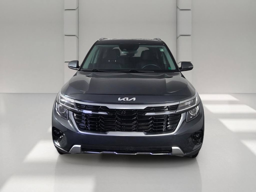 Used 2024 Kia Seltos EX FWD image 3
