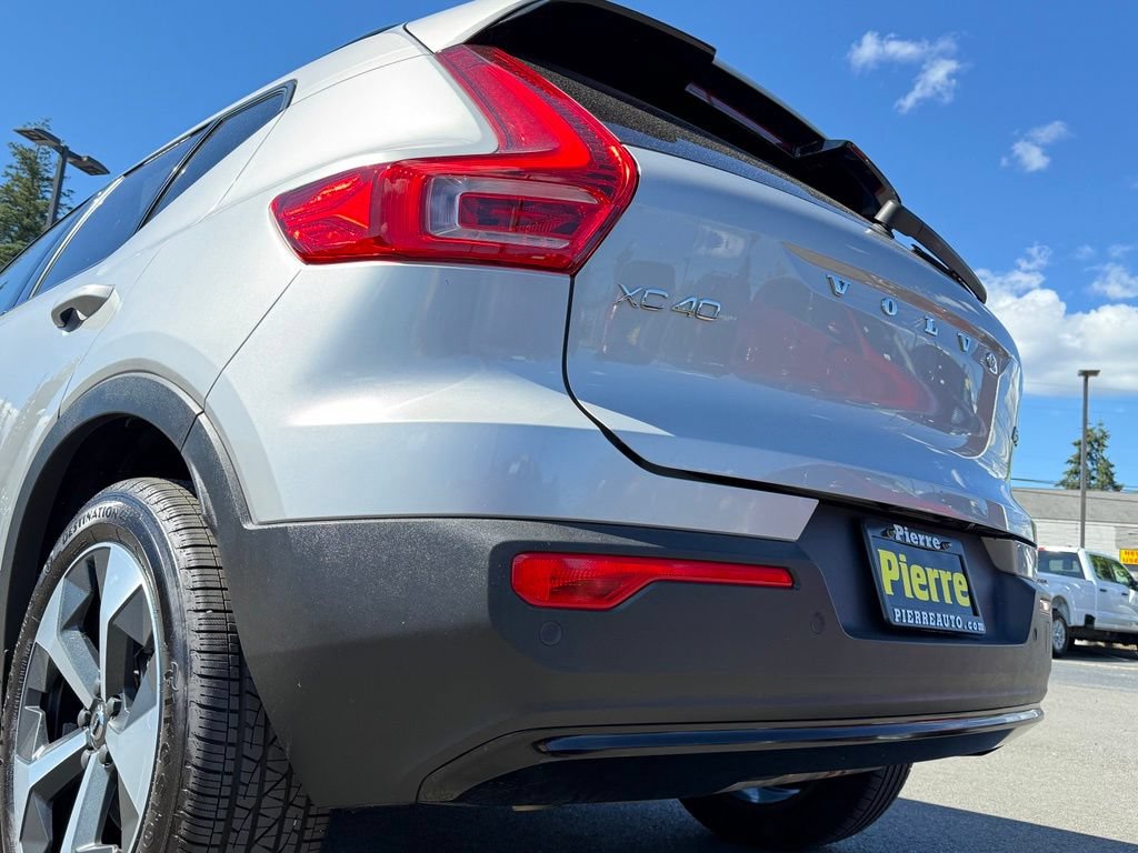 Used 2024 Volvo XC40 B5 Core AWD/4WD image 30