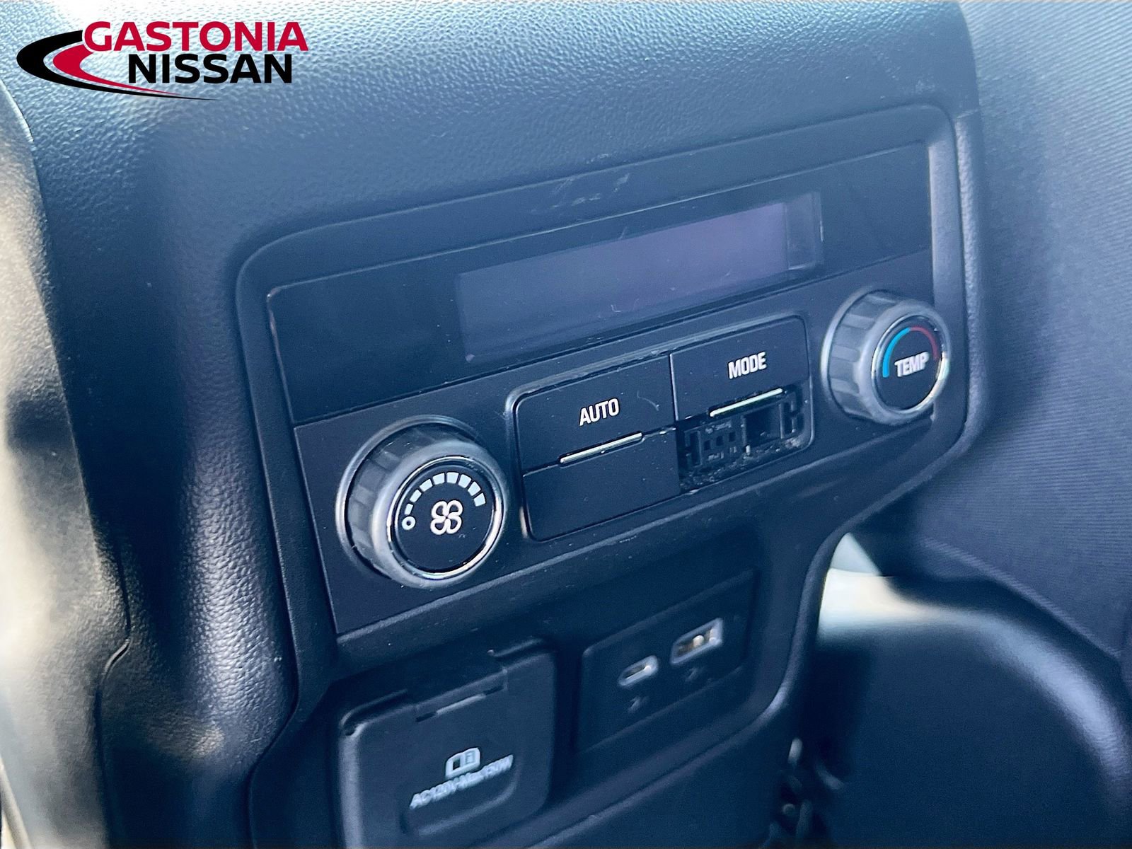 Used 2023 GMC Acadia SLE w/ Driver Convenience Package image 35