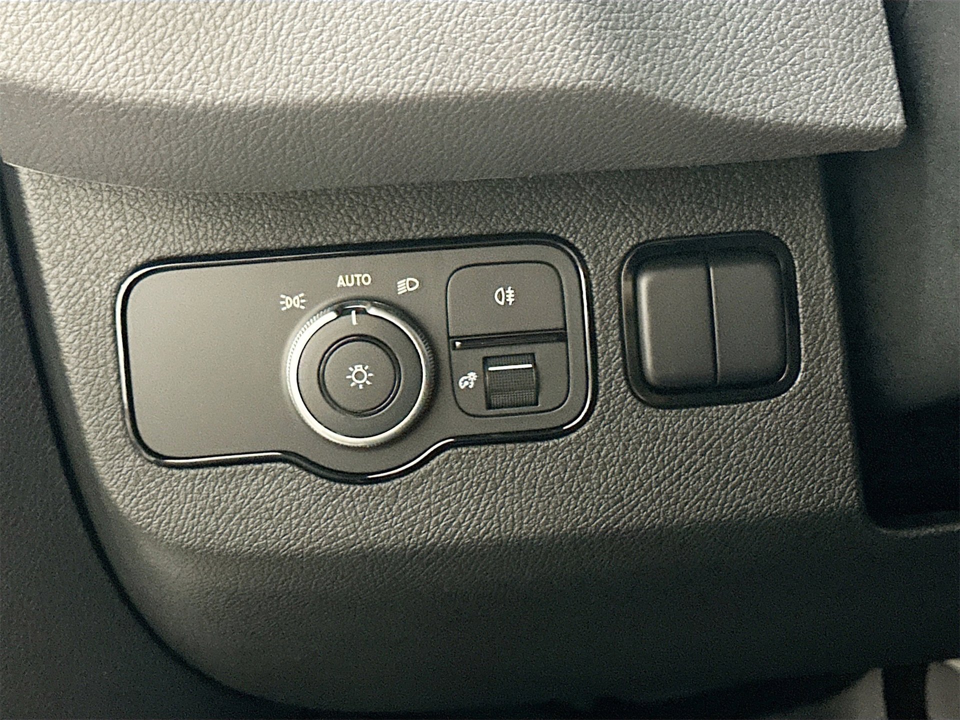 Used 2025 Mercedes-Benz Sprinter 2500 image 11