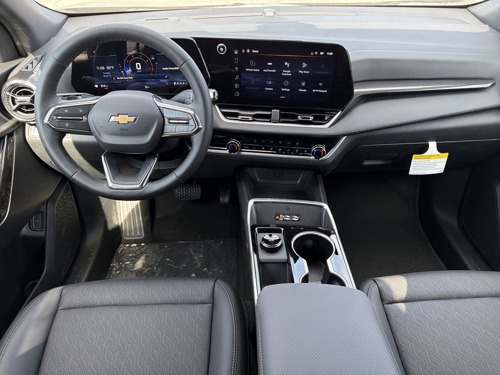 New 2026 Chevrolet Equinox LT image 2