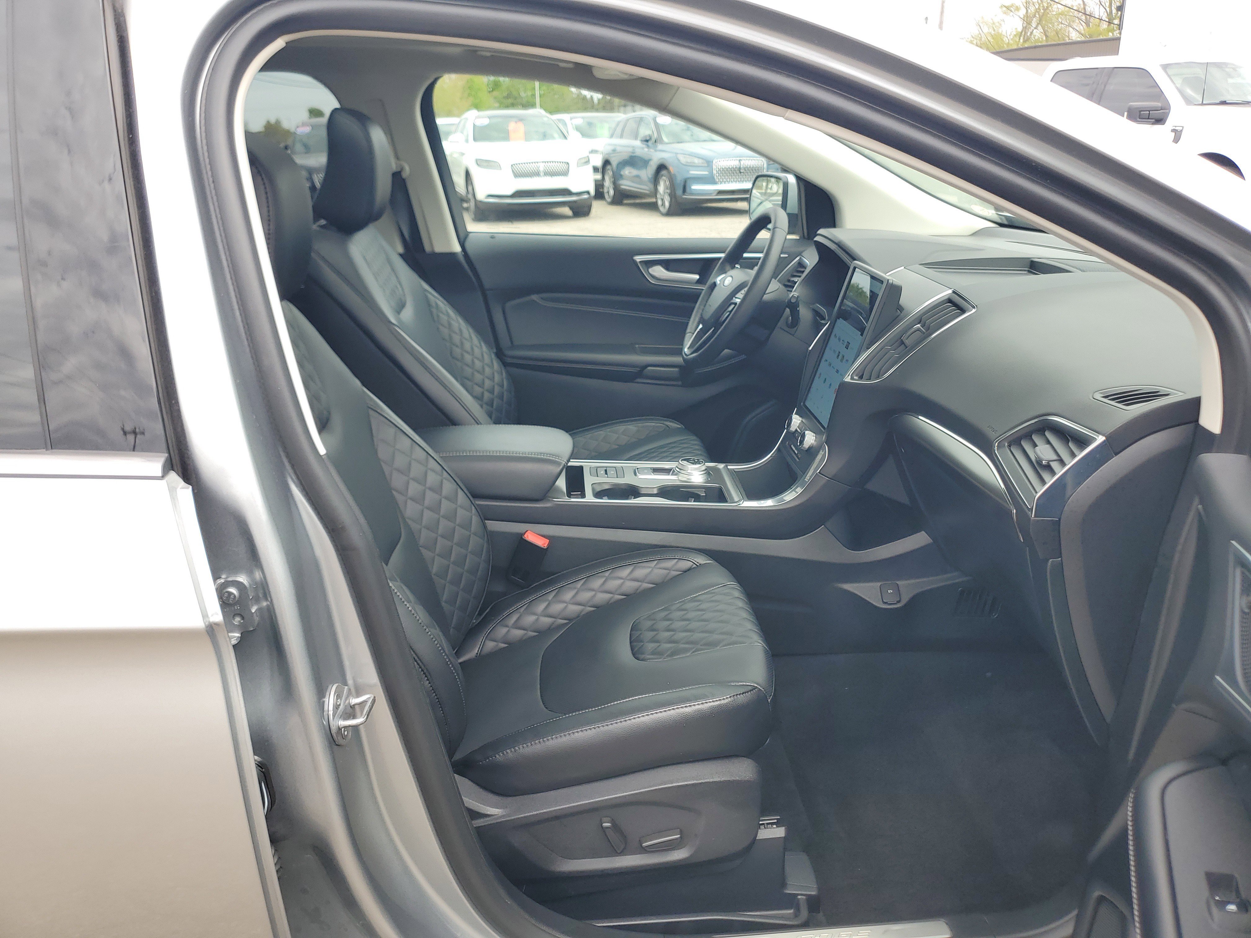 Used 2024 Ford Edge Titanium w/ Equipment Group 301A AWD/4WD image 9