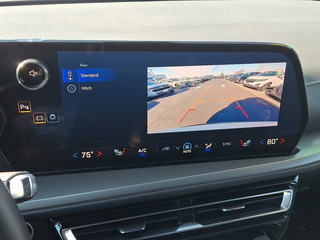 Certified 2025 Chevrolet Traverse LT image 19