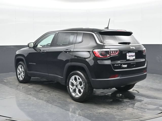Used 2025 Jeep Compass Sport w/ Mopar Graphics Package AWD/4WD image 2
