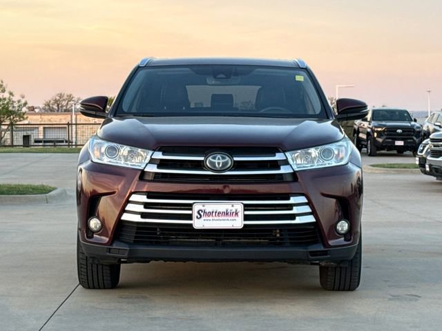 Used 2019 Toyota Highlander XLE image 2