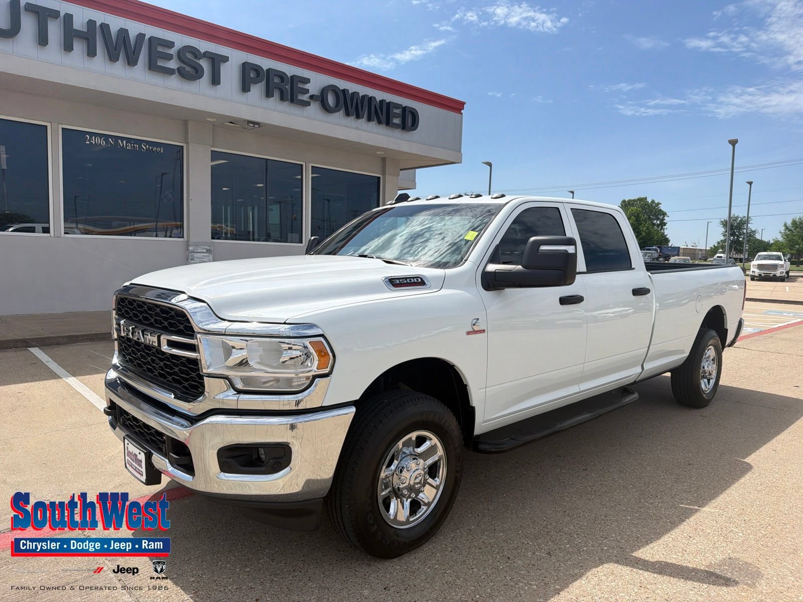 Used 2023 RAM 3500 Tradesman w/ Chrome Appearance Group AWD/4WD image 1
