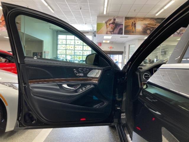 Used 2017 Mercedes-Benz S 550 4MATIC Sedan image 25