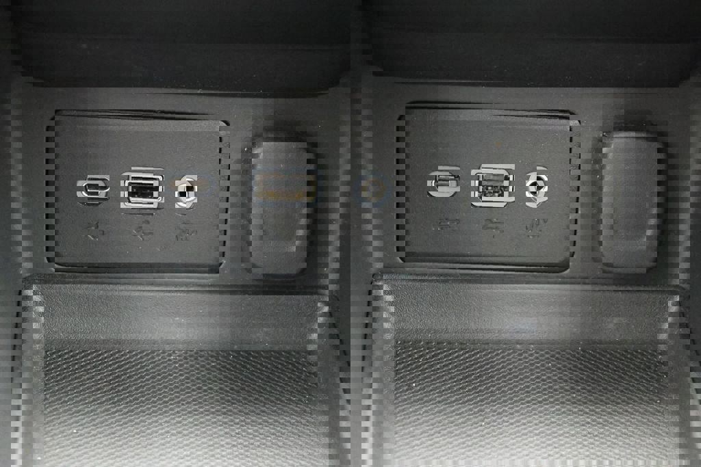 Used 2024 GMC Terrain SLE image 27