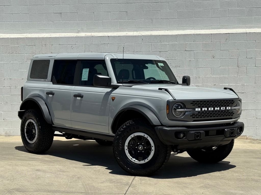 New 2026 Ford Bronco Badlands w/ Sasquatch Package