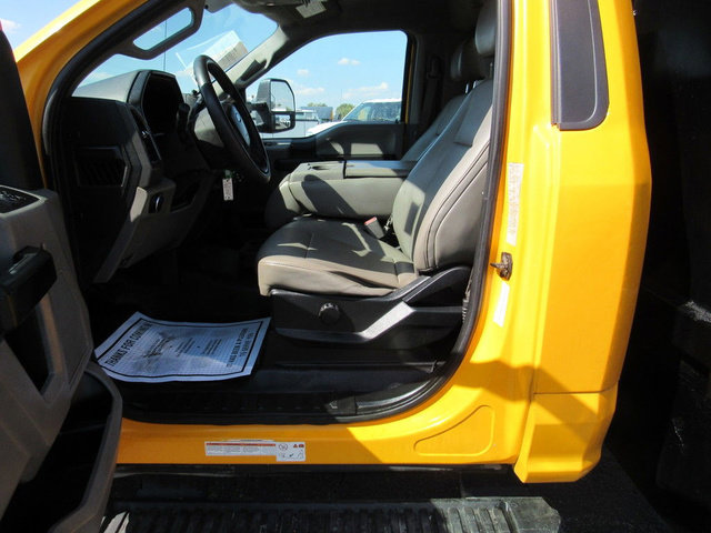 Used 2017 Ford F550 2WD Regular Cab Super Duty image 24