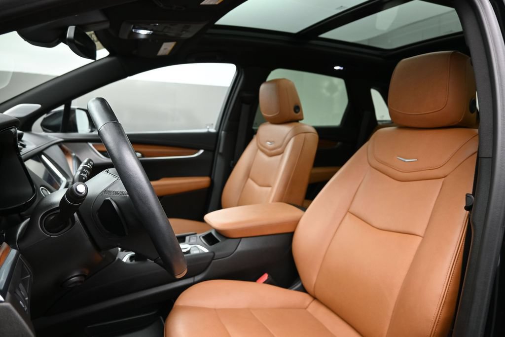 Certified 2023 Cadillac XT5 Premium Luxury AWD/4WD image 11