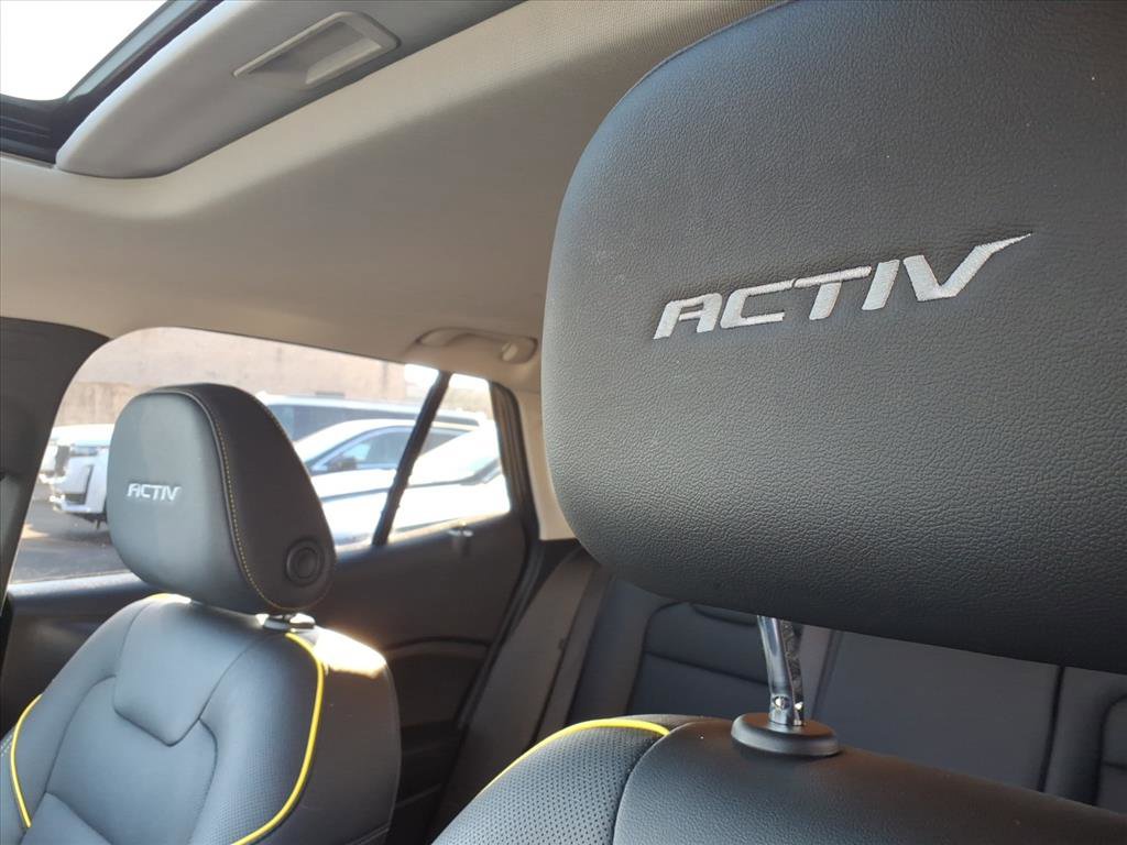 Used 2024 Chevrolet Trax ACTIV w/ Sunroof Package image 19