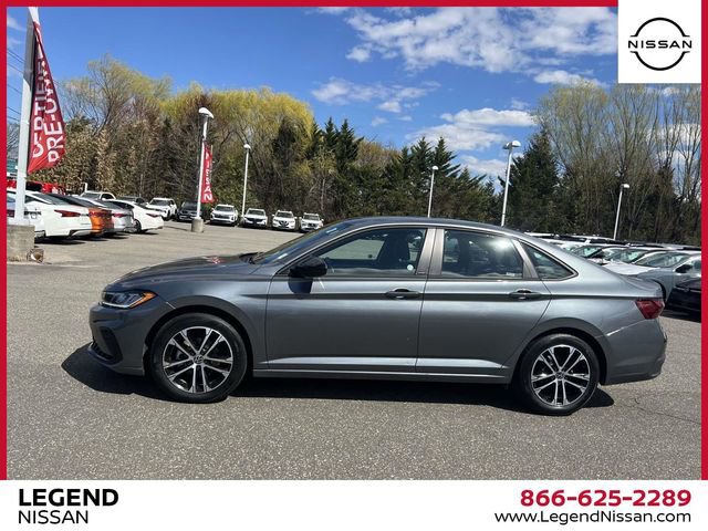 Used 2025 Volkswagen Jetta Sport image 5