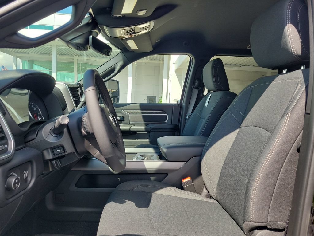 New 2026 RAM 3500 Big Horn AWD/4WD image 12