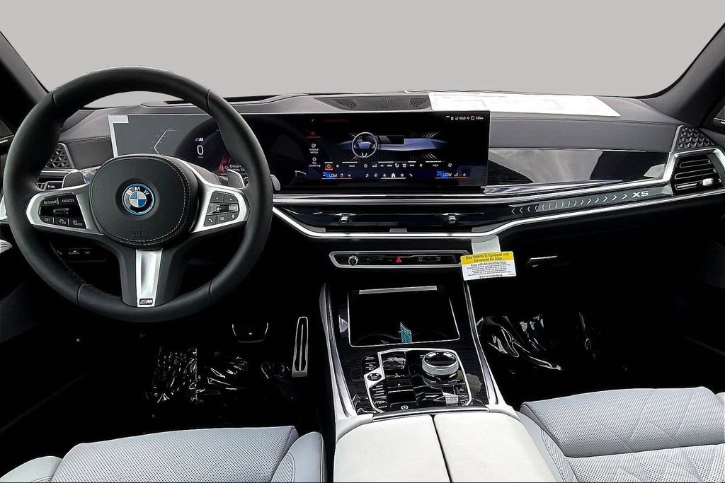 New 2026 BMW X5 xDrive50e w/ Executive Package AWD/4WD image 7
