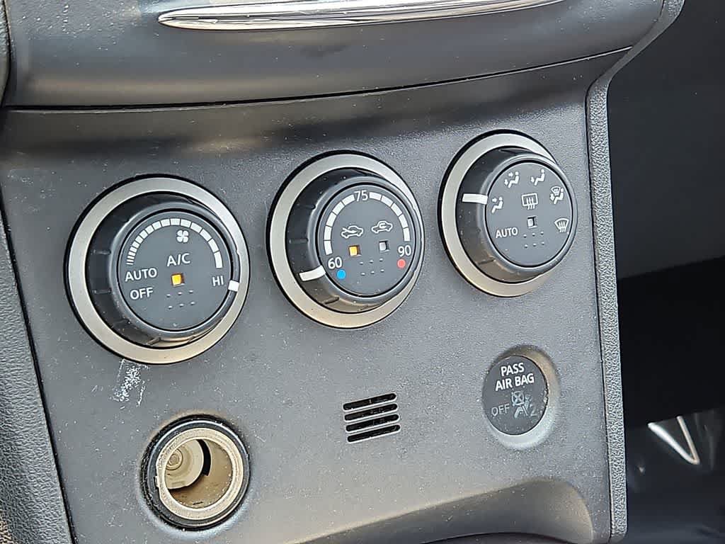 Used 2012 Nissan Rogue SV w/ Premium Pkg AWD/4WD image 15