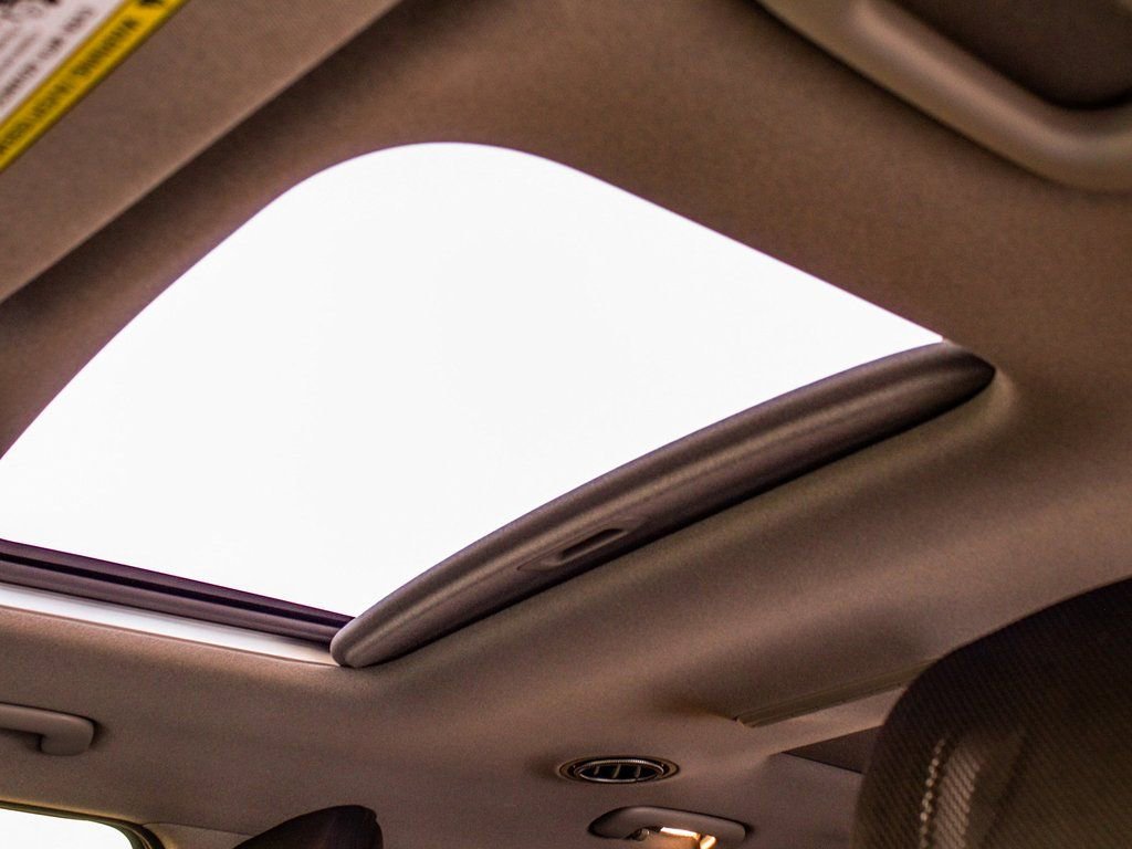 Used 2025 Kia EV9 Wind image 45