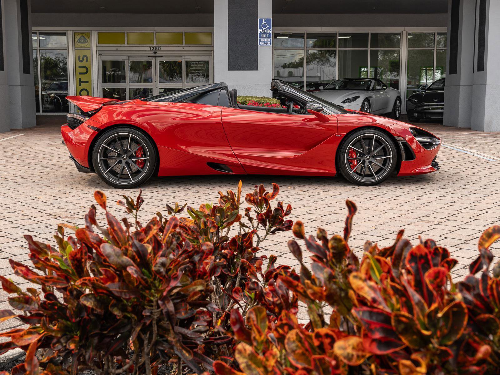 Used 2020 McLaren 720S Performance RWD image 34
