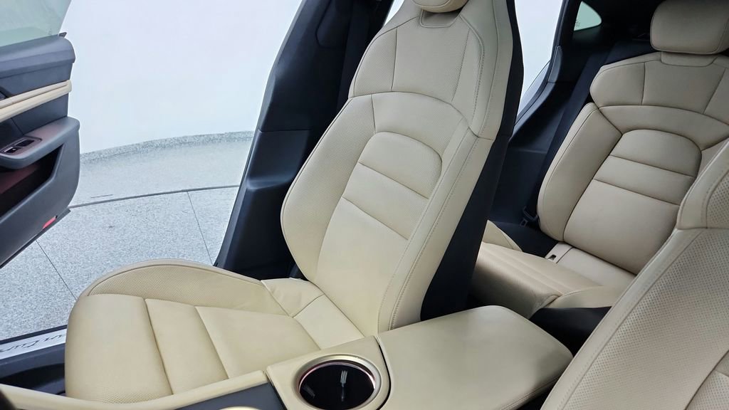 Used 2020 Porsche Taycan Turbo image 17