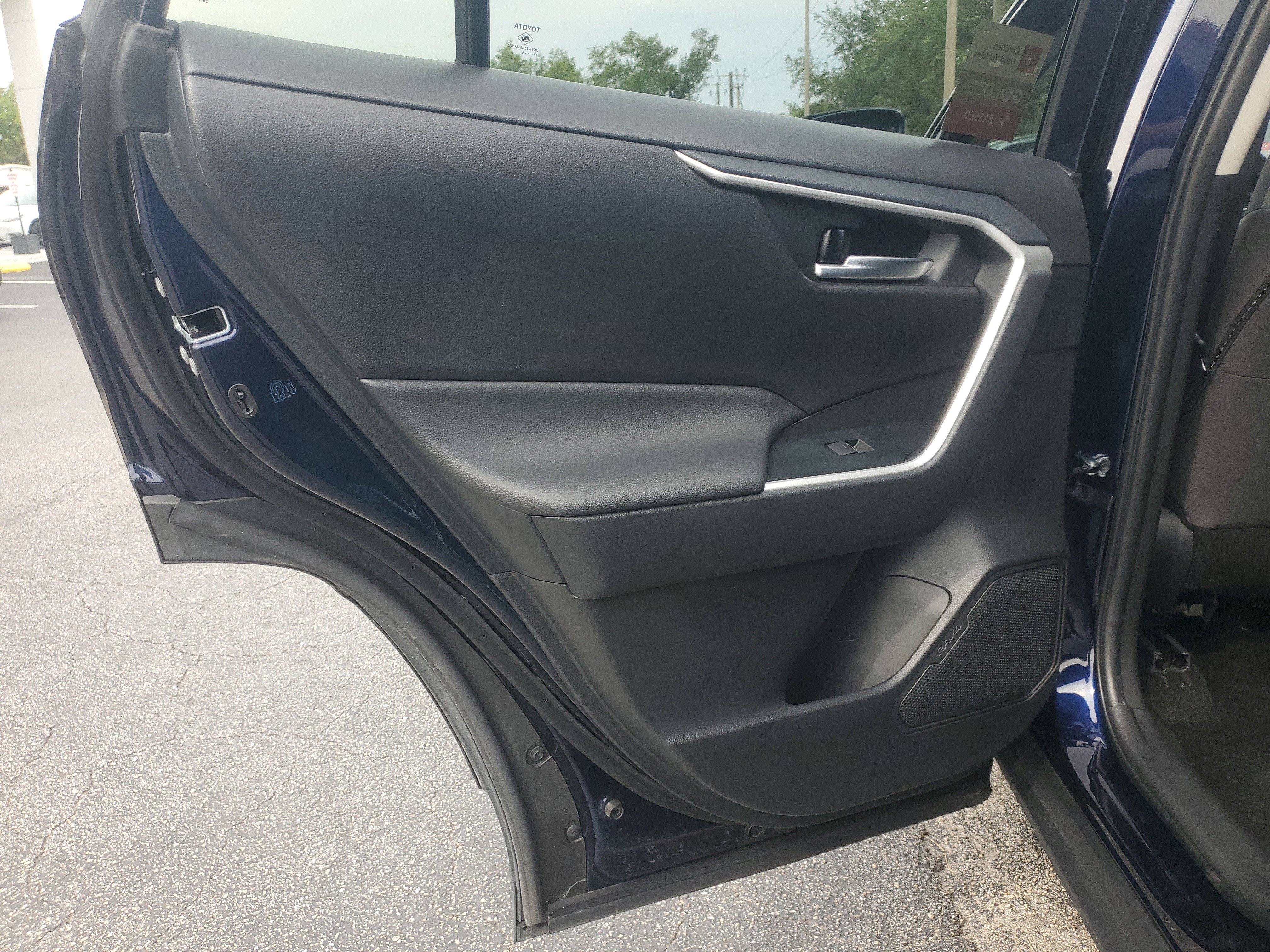 Certified 2025 Toyota RAV4 XLE w/ Convenience Package FWD image 15