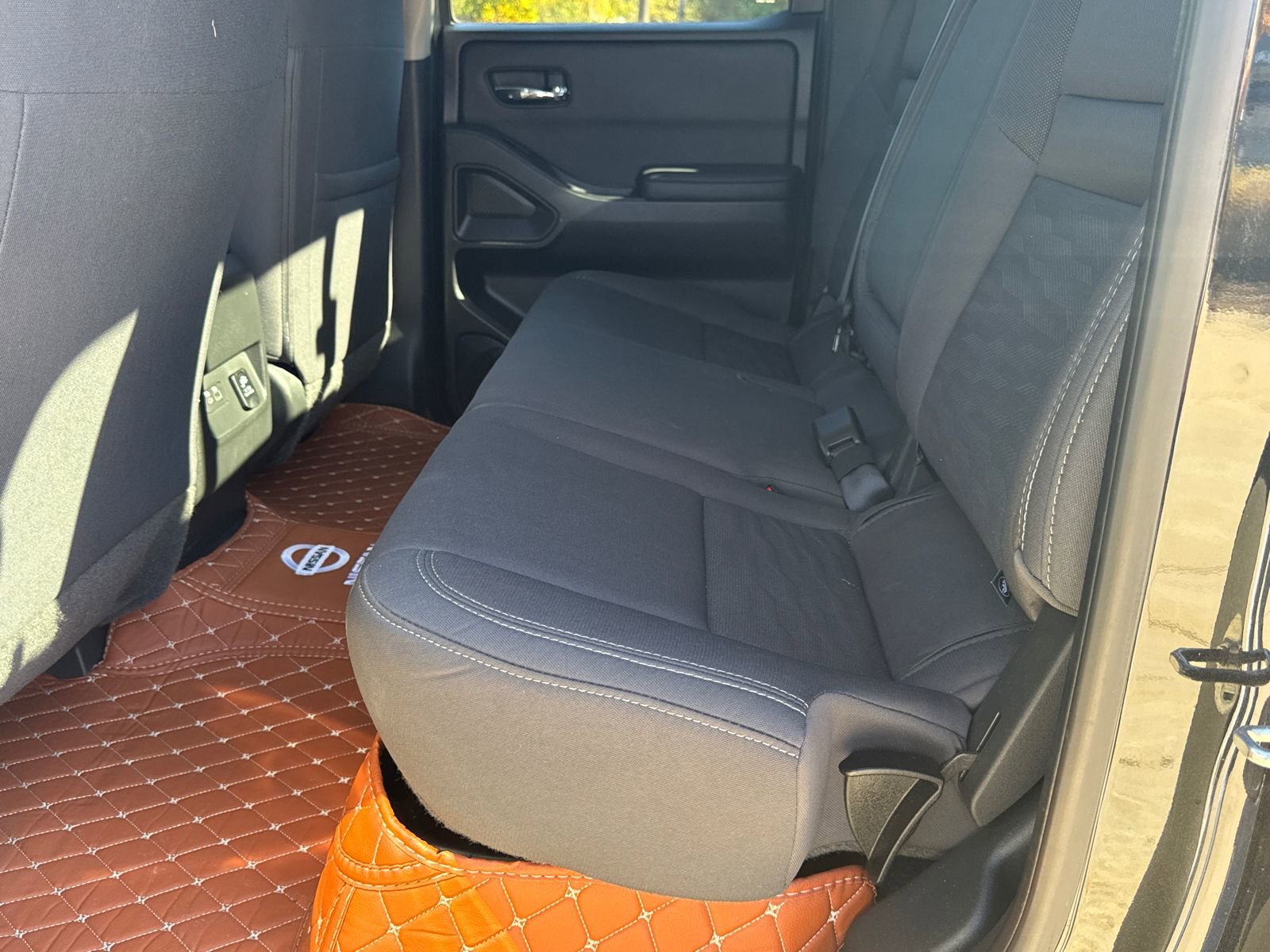 Used 2024 Nissan Frontier SV w/ SV Convenience Package image 20