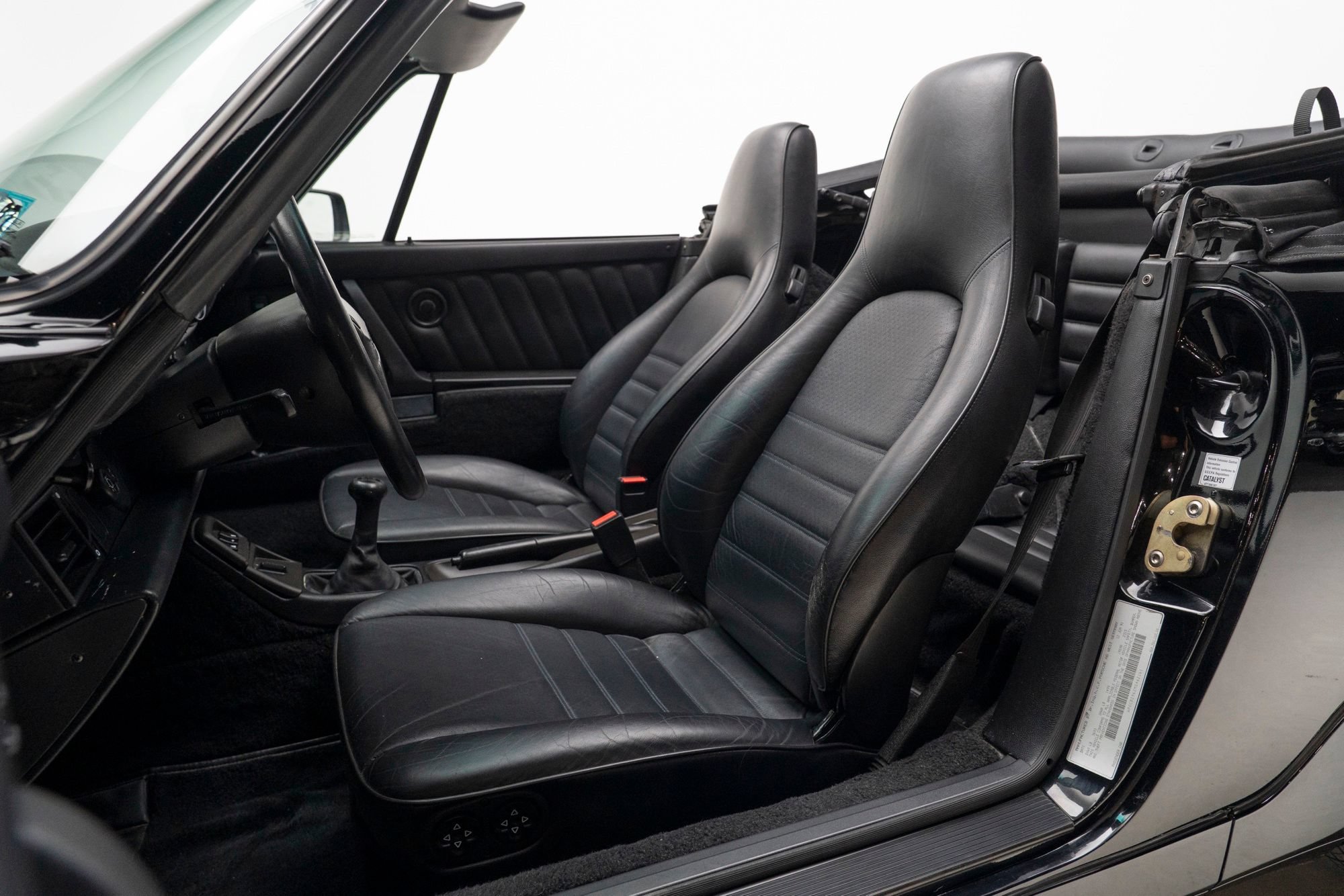 Used 1991 Porsche 911 Carrera RWD image 14