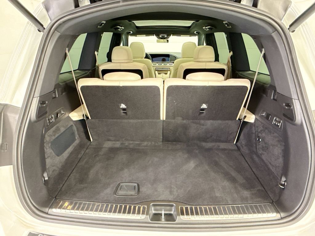 Used 2025 Mercedes-Benz GLS 580 4MATIC image 28
