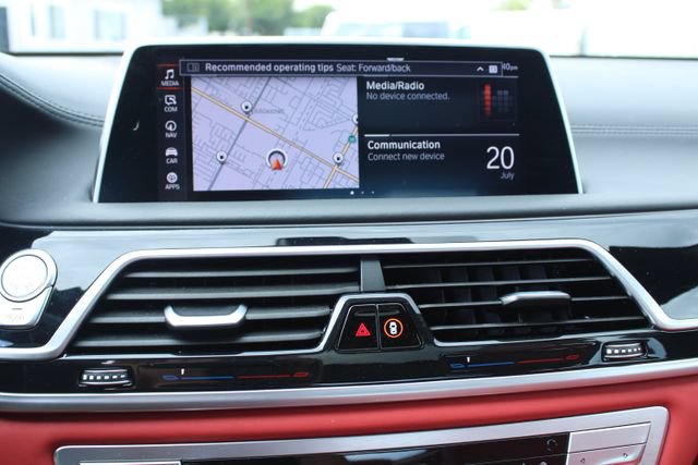 Used 2022 BMW 750i xDrive w/ M Sport Package AWD/4WD image 27