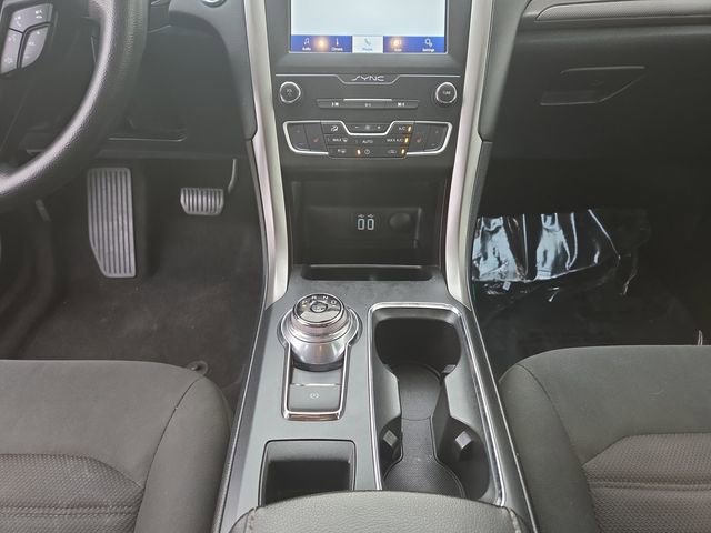 Used 2020 Ford Fusion SE image 11