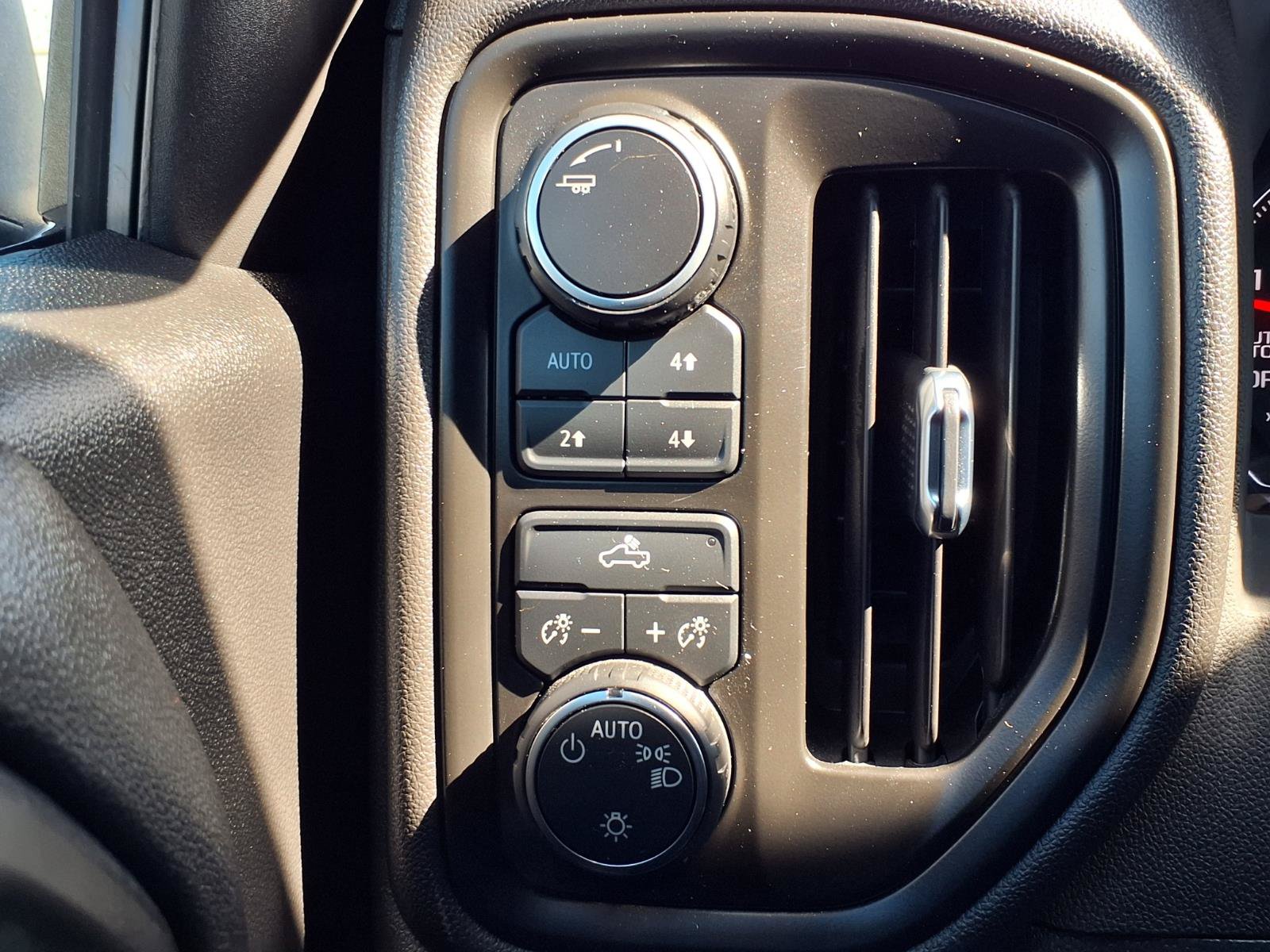 Used 2022 Chevrolet Silverado 1500 Custom Trail Boss AWD/4WD image 9