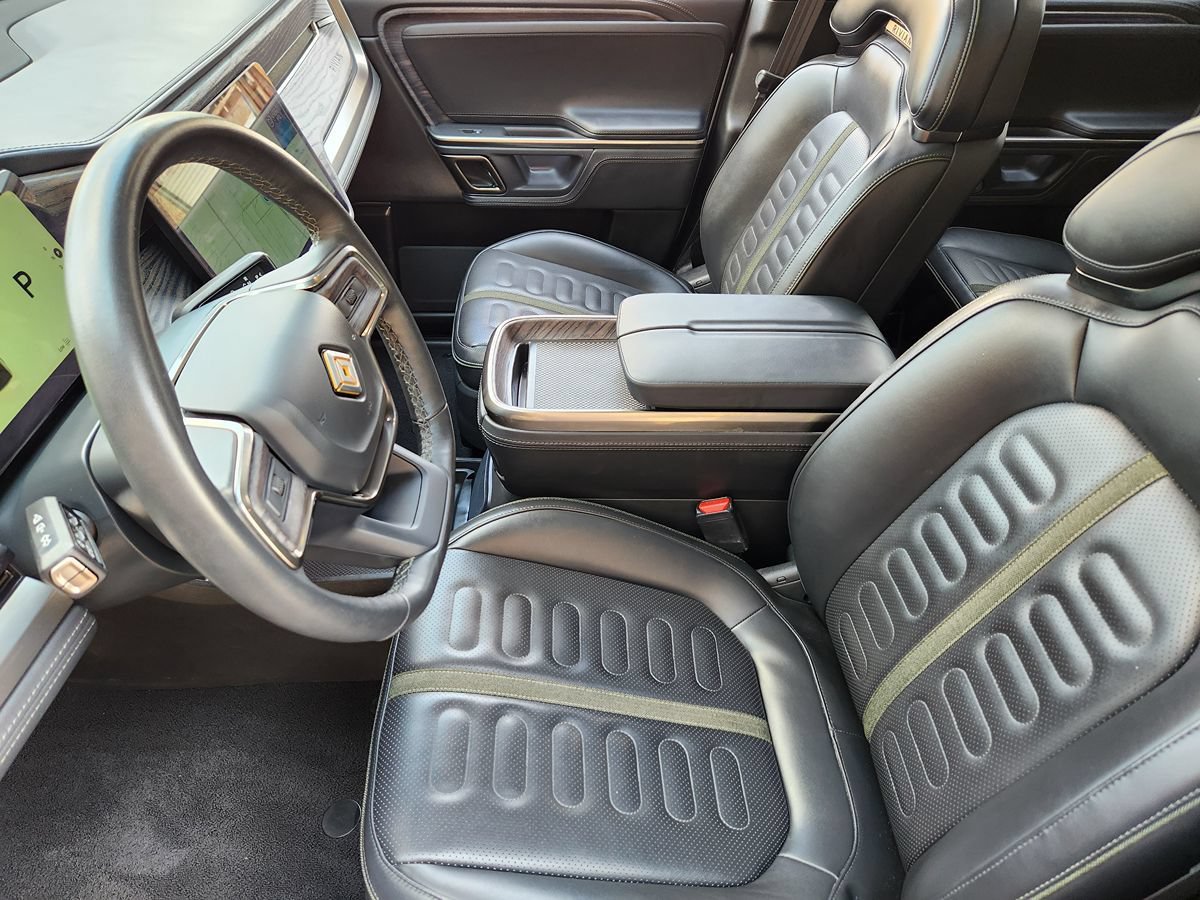 Used 2024 Rivian R1S Adventure Dual AWD/4WD image 31