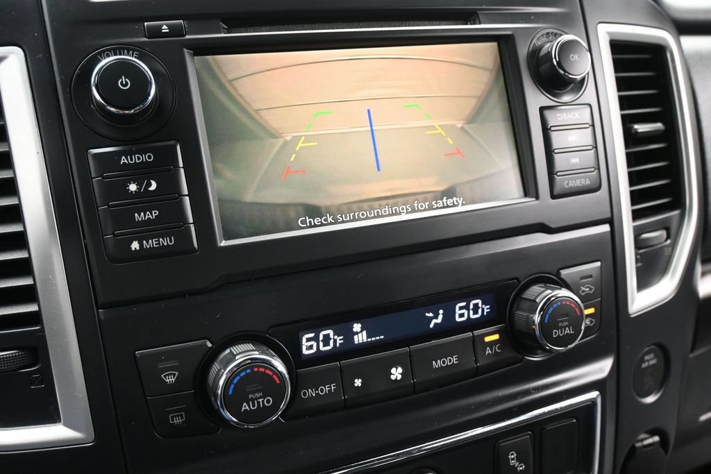 Used 2019 Nissan Titan SV w/ SV Convenience Package RWD image 16