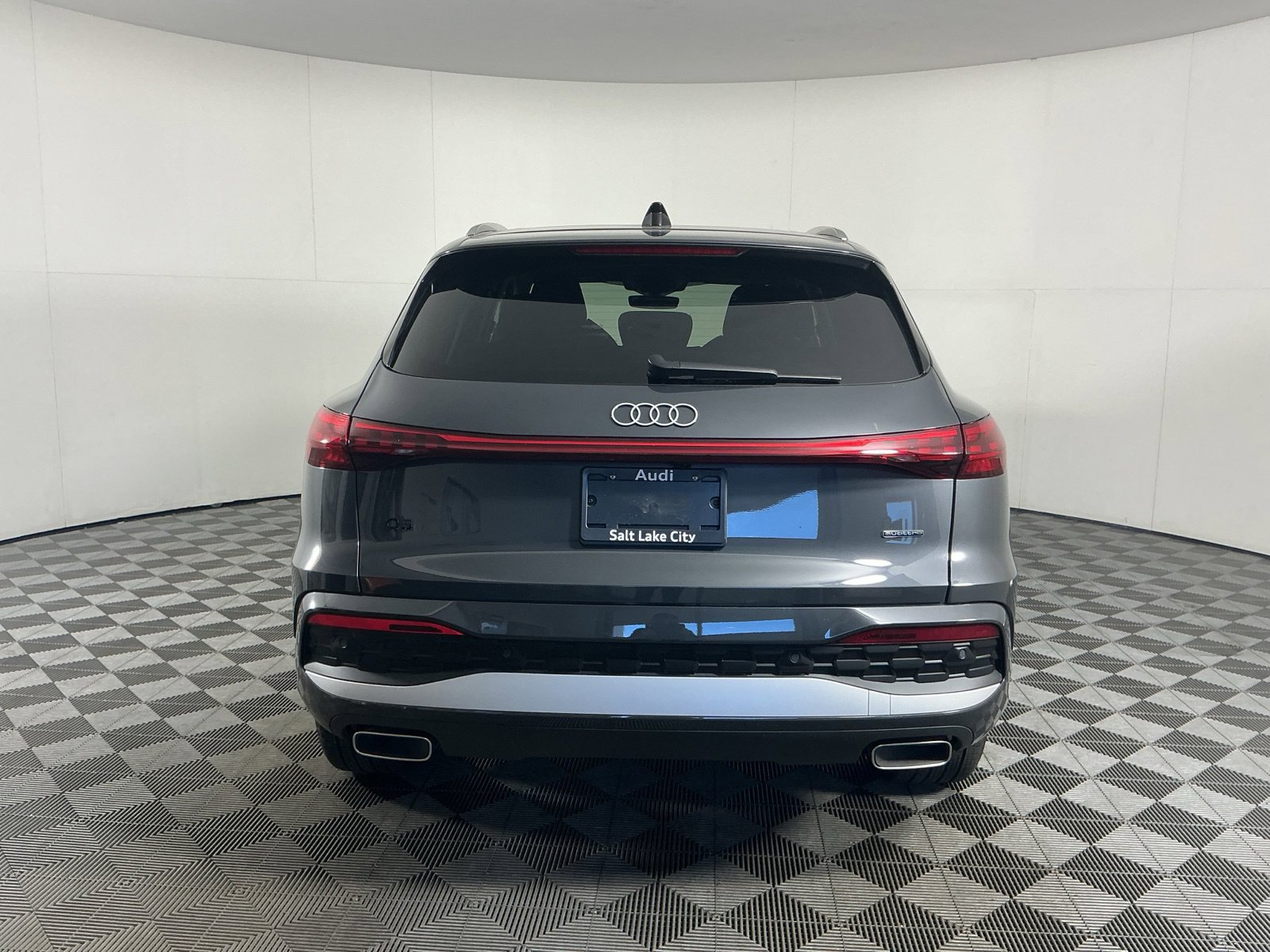 Used 2025 Audi Q5 Premium Plus w/ Premium Plus AWD/4WD image 6