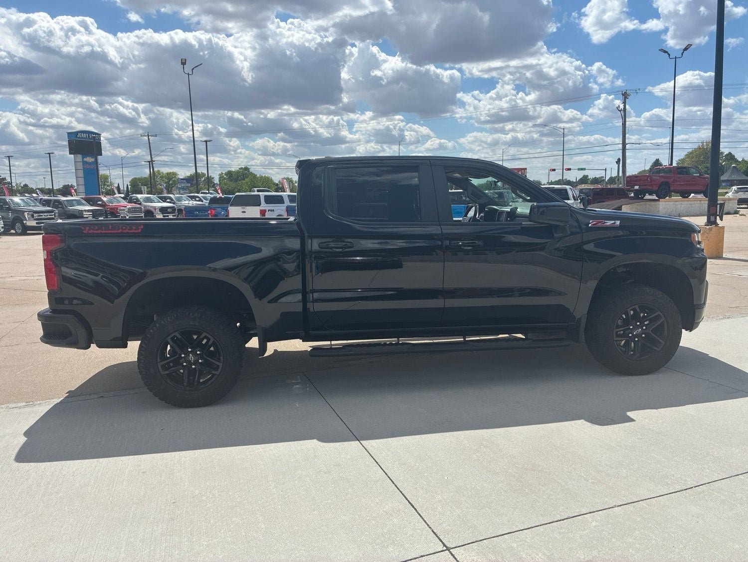 Used 2021 Chevrolet Silverado 1500 LT Trail Boss w/ Convenience Package II AWD/4WD image 7