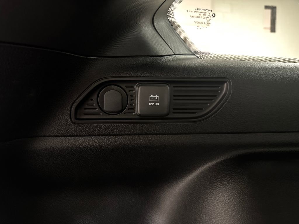 Used 2024 Jeep Grand Cherokee Limited AWD/4WD image 15