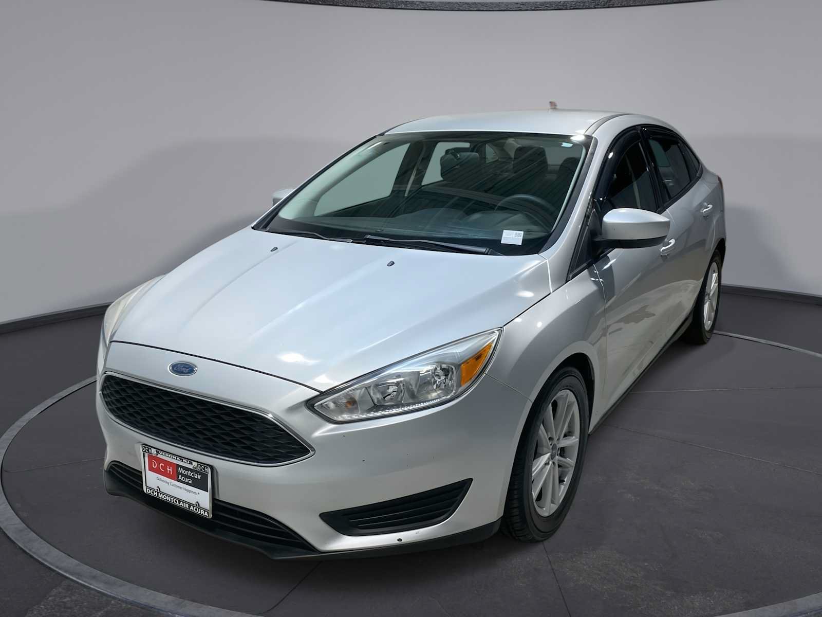 Used 2018 Ford Focus SE FWD image 1