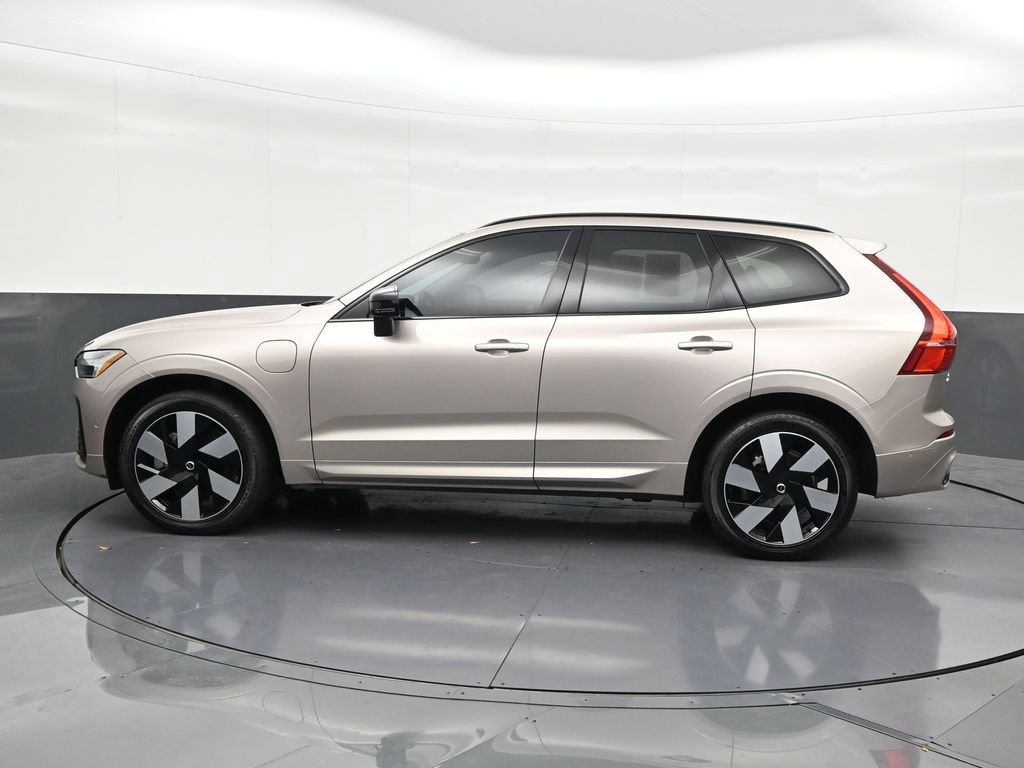 Used 2025 Volvo XC60 T8 Plus w/ Protection Package Premier AWD/4WD image 2