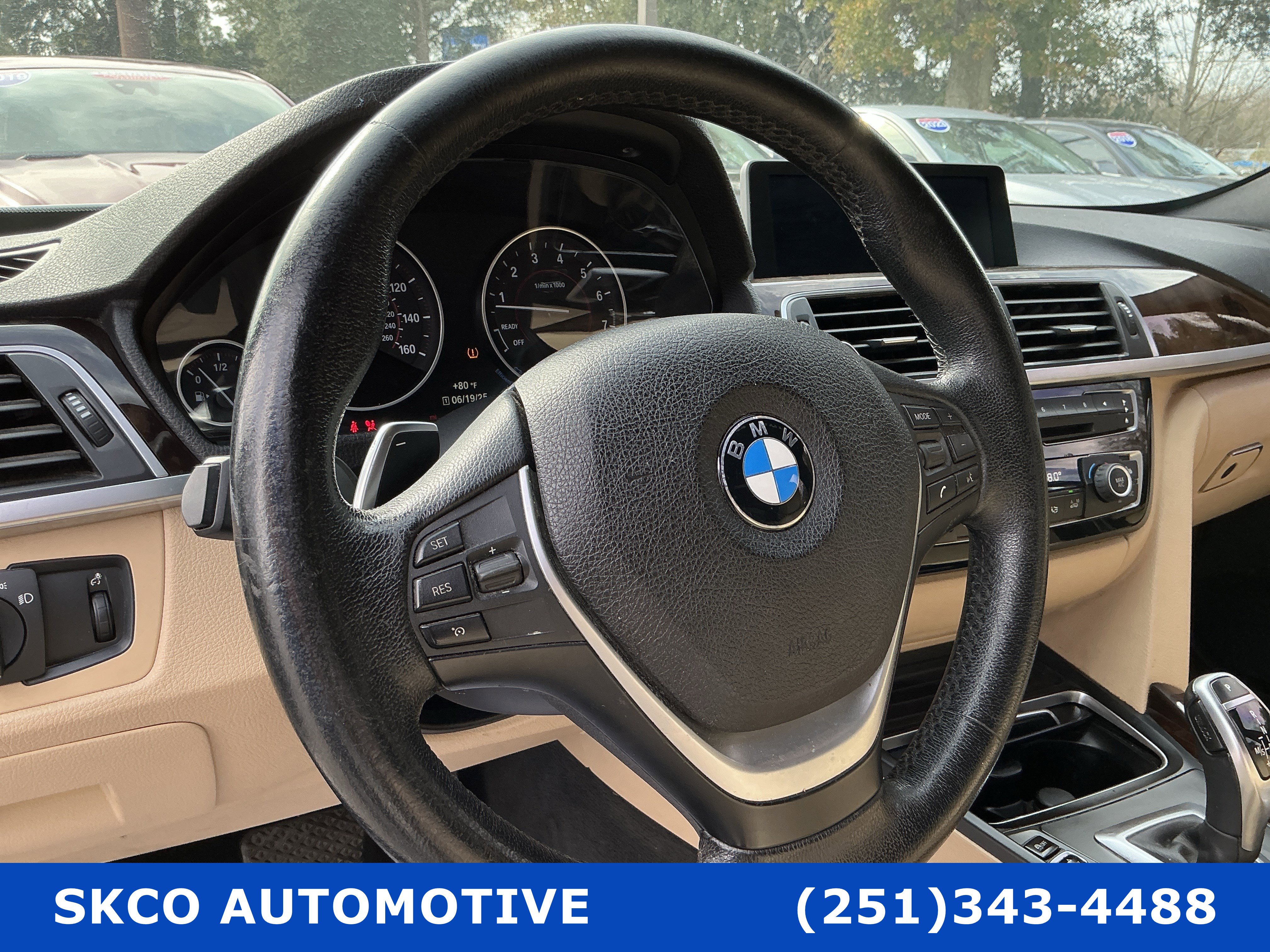 Used 2017 BMW 330i xDrive Sedan w/ Premium Package image 20