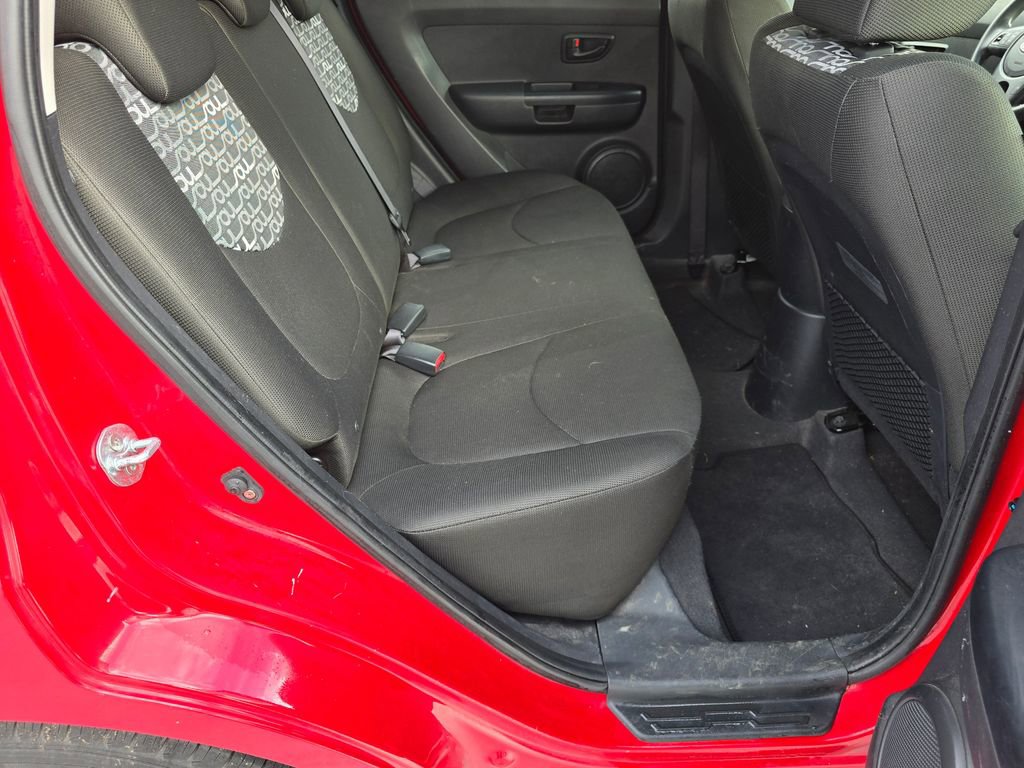 Used 2010 Kia Soul + w/ Audio Pkg image 15